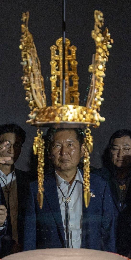 정청래 더불어민주당 대표가 국립경주박물관을 찾아 찍은 사진 중 하나. 정 대표의 페이스북에 올라왔다 삭제됐다. 자료 : 정청래 더불어민주당 대표 페이스북