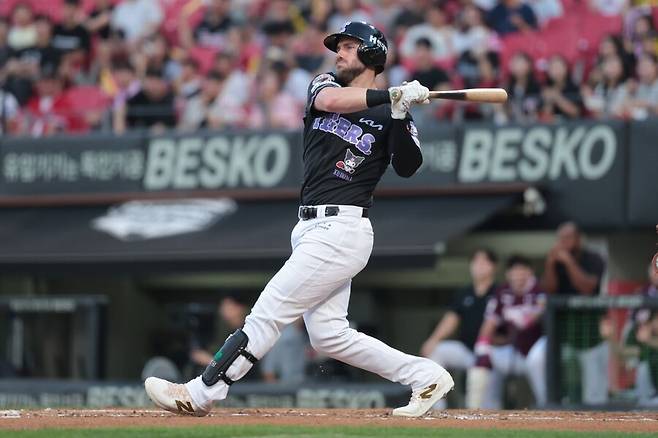 ▲ 21일 광주 키움전에서 8회 대타로 나서 추격의 투런포를 터뜨린 패트릭 위즈덤 ⓒKIA타이거즈