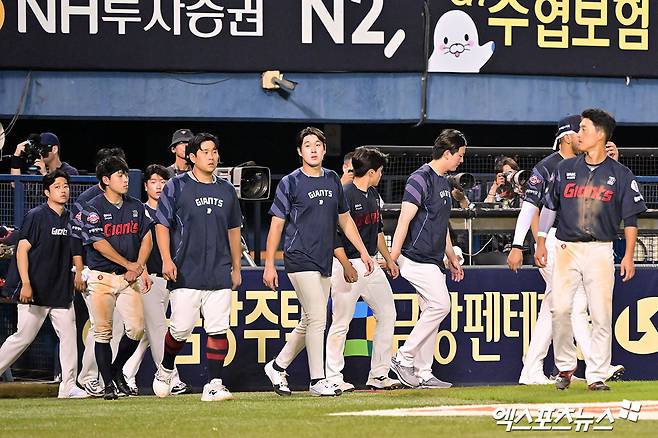 롯데 자이언츠가 22일 창원NC파크에서 열린 2025 신한 SOL Bank KBO리그 NC 다이노스와의 팀 간 12차전에서 패배, 11연패의 수렁에 빠졌다. 사진 엑스포츠뉴스 DB