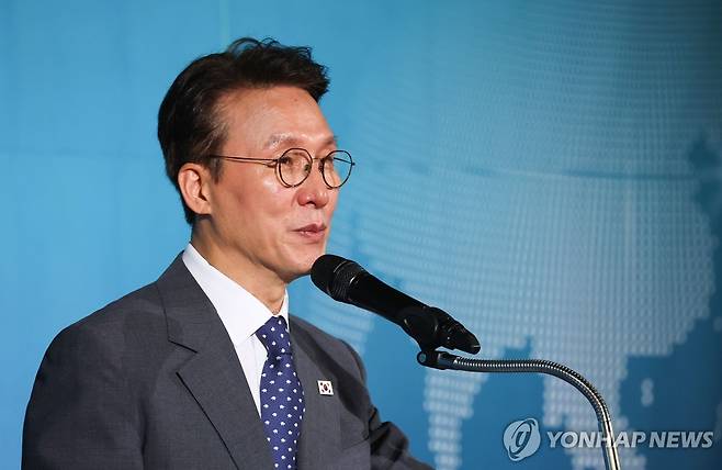 탄소중립 글로벌 협력 콘퍼런스, 개회사 하는 김민석 총리 (서울=연합뉴스) 김도훈 기자 = 김민석 국무총리가 22일 서울 종로구 포시즌스 호텔에서 열린 2025 탄소중립 녹색성장 글로벌 협력 콘퍼런스 개회식에서 개회사를 하고 있다. 2025.8.22 superdoo82@yna.co.kr