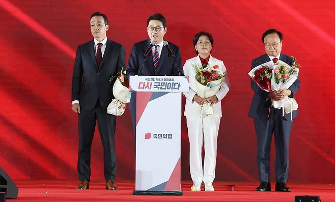 국민의힘 신동욱 최고위원이 22일 충북 청주시 청주오스코에서 열린 국민의힘 제6차 전당대회에서 수락연설을 하고 있다./연합뉴스
