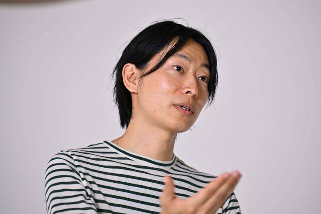 박건우씨는 15일 서울 한국일보 본사에서 기자와 만나 유튜브 채널을 운영하면 조회 수에 얽매일 수밖에 없고 악성 댓글도 감수해야 하기 때문에 "멘털 관리가 중요하다"고 말했다. 강예진 기자