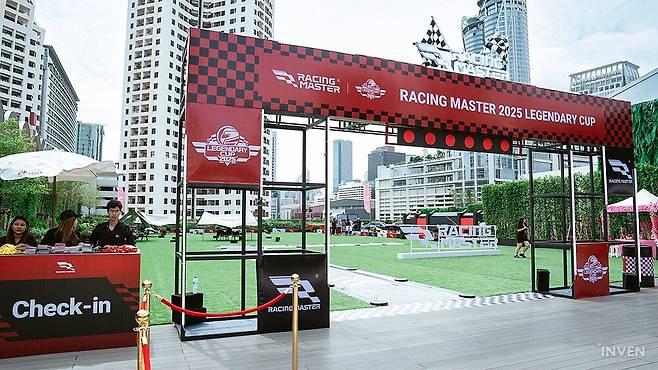 ▲ 이번엔 옥상층으로 올라가 볼까요