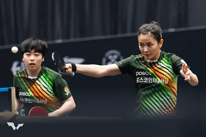 여자 복식 유한나(왼쪽)-김나영. WTT 인스타그램 캡처