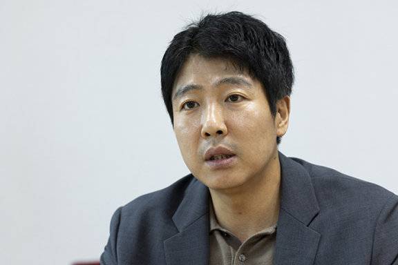황규환 국민의힘 보좌진협의회 회장이 8월 13일 국회 의원회관에서 ‘신동아’와 인터뷰하고 있다. 조영철 기자