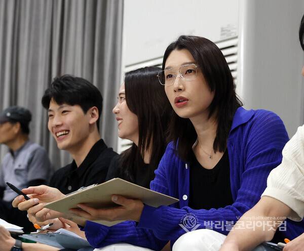 배구여제 김연경, MBC 방송 준비.