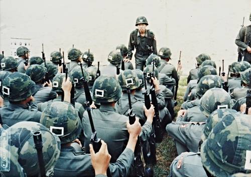 사격훈련 전에 정신교육 중인 전인범 중대장(대위) [본인 제공]