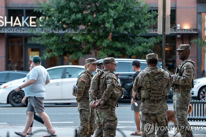 미국 워싱턴DC 시내에 배치된 주방위군 병력 [게티이미지/AFP=연합뉴스 자료사진]