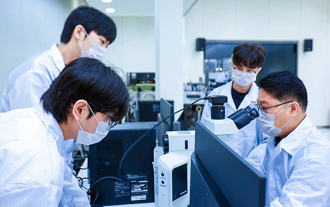 반도체전자계열 웨이퍼 검사 실습./영진전문대 제공