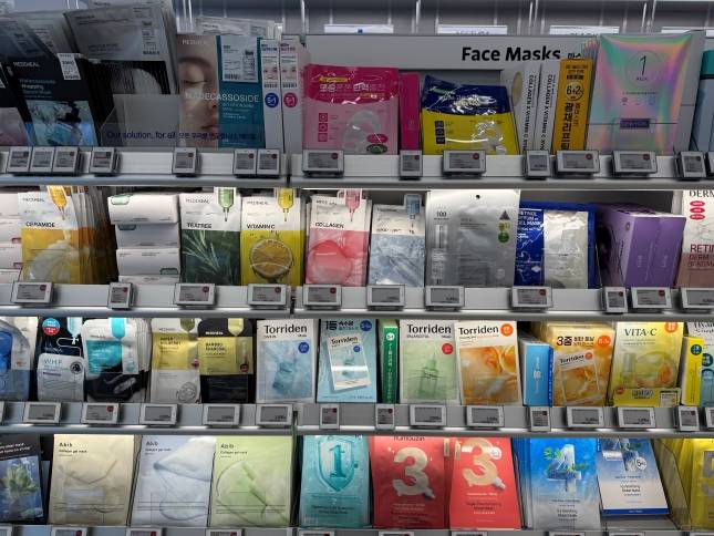 올리브영 마스크팩 매대./사진=윤서영 기자 sy@