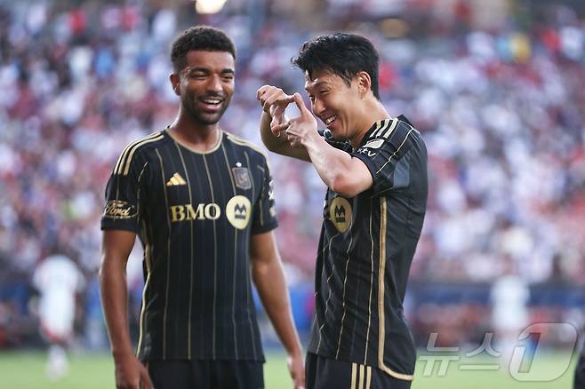 손흥민이 24일(한국시간) 미국 텍사스주 프리스코 도요타 스타디움에서 열린 LA FC와 FC댈러스 2025 MLS 29라운드에서 선제골을 넣은 후 기뻐하고 있다. ⓒ AFP=뉴스1 ⓒ News1 이재명 기자