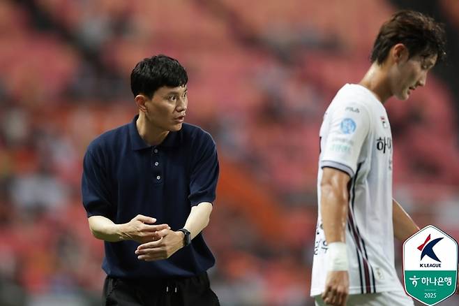 강원FC 정경호 감독. 제공 | 한국프로축구연맹
