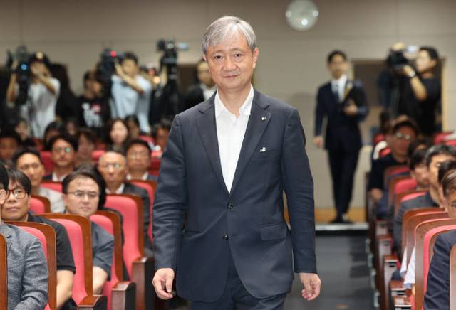 이찬진 금감원장이 지난 14일 서울 여의도 금융감독원에서 열린 취임식에 입장하고 있다. [연합뉴스]