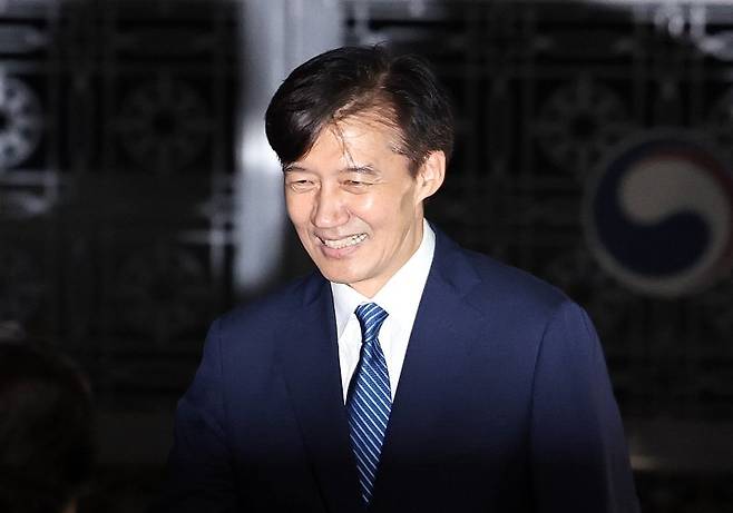 이재명 정부 첫 특별사면·복권 대상에 오른 조국 전 조국혁신당 대표가 지난 15일 새벽 구로구 서울남부구치소를 나서고 있다. 2025.8.15/뉴스1 ⓒ News1 구윤성 기자 /사진=뉴스1