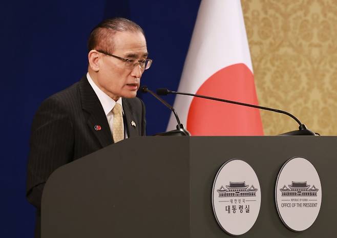 ▲ 위성락 국가안보실장이 24일 일본 도쿄의 한국프레스센터가 마련된 호텔에서 이재명 대통령의 일본 방문 관련 브리핑을 하고 있다 [연합뉴스]
