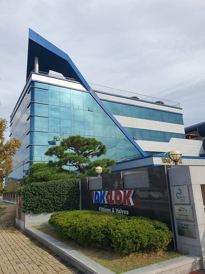 김해 주촌면 골든루트로 129번길 7에 위치한 디케이락 본사. 김해=윤현주 기자