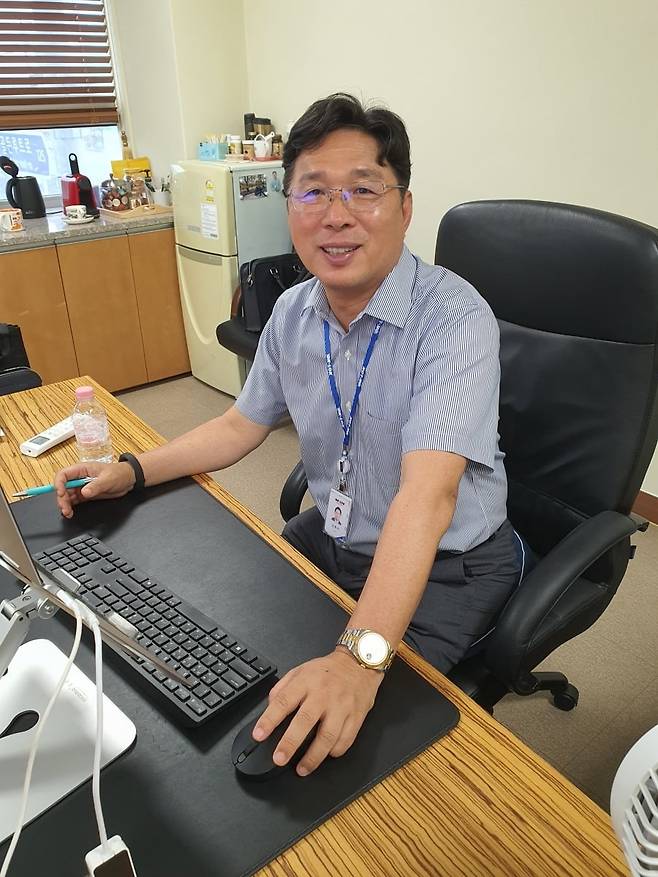 김현수 사장이 하반기 사업계획을 설명하고 있다. 김해=윤현주 기자