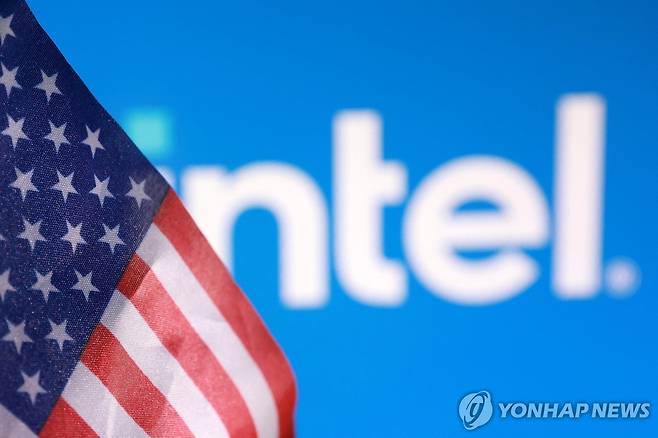 반도체 업체 인텔의 최대주주가 되는 도널드 트럼프의 미국 행정부 [로이터 연합뉴스 자료사진. 재판매 및 DB 금지]