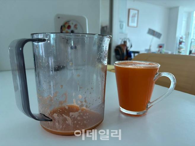 키트 하나에 일반컵으로 1잔 조금 넘는 분량이 나온다. (사진=김혜미 기자)