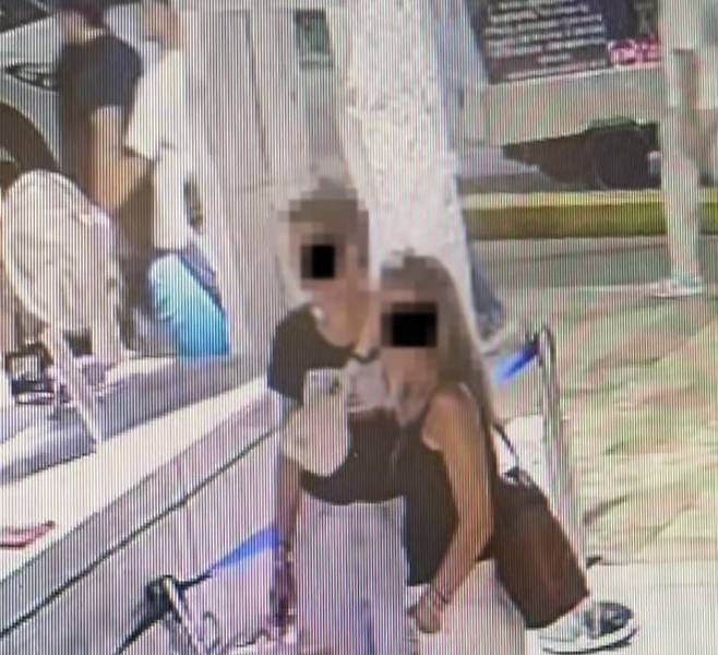 이탈리아 피자집 주인이 페이스북에 올린 프랑스 관광객 CCTV 영상./ 페이스북