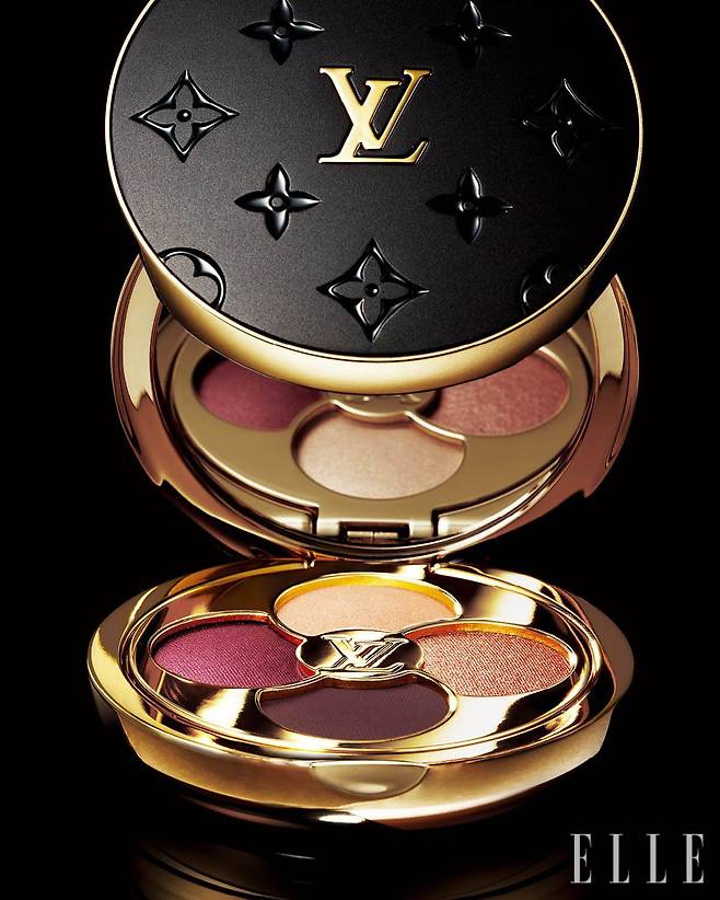 LV 옴브르, 896 모노그램 루즈, 가격 미정, 제품은 모두 Louis Vuitton.