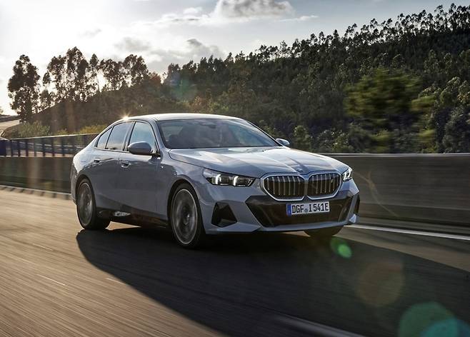 BMW i5