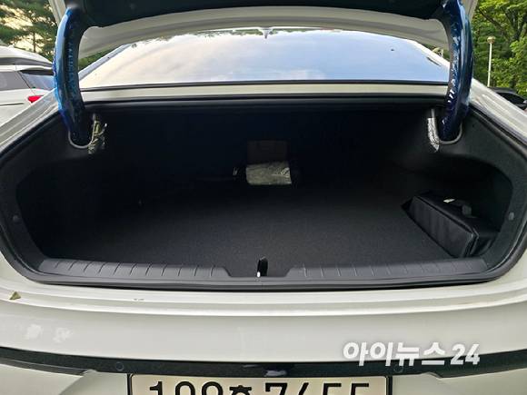 현대차 2026년형 '그랜저 LPG 3.5' 트렁크. [사진=김종성 기자]