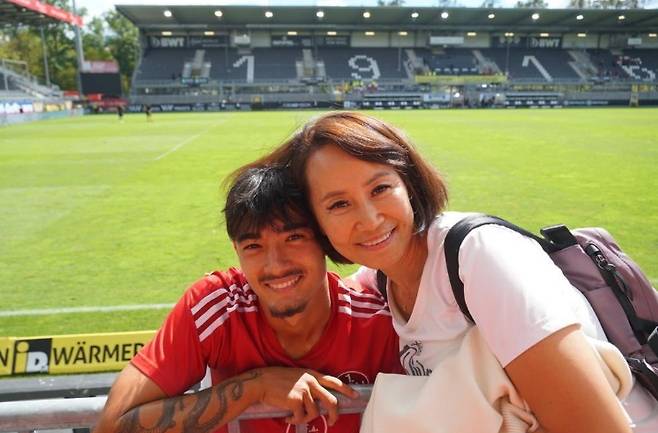 카스트로프와 어머니 안수연씨. [사진 안수연]