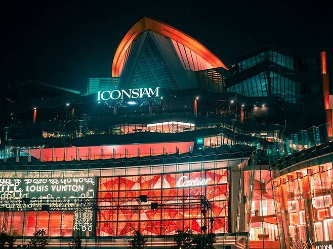 방콕을 대표하는 쇼핑몰 아이콘 시암 / 사진=Unsplash