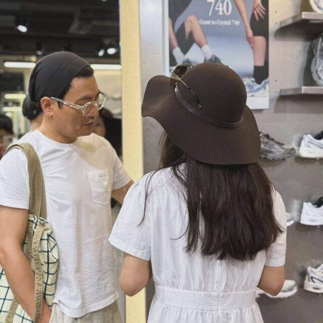 모델 겸 방송인 서정희가 연하의 남자친구 건축가 김태현 씨와 데이트를 즐기고 있다./서정희 소셜미디어