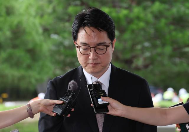 ▲사의를 밝힌 심우정 검찰총장이 2일 오전 서울 서초구 대검찰청으로 출근하고 있다. ⓒ연합뉴스