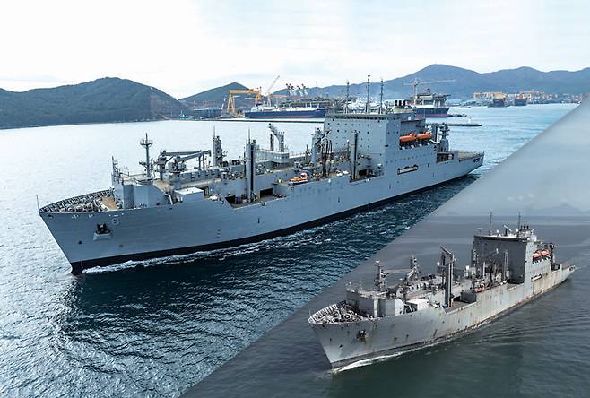 한화오션은 국내 최초로 미 해군의 함정 유지·보수·정비(MRO) 사업을 수주했다. 사진은 윌리쉬라호의 정비 후(왼쪽)와 정비 전 모습 ⓒ한화 제공