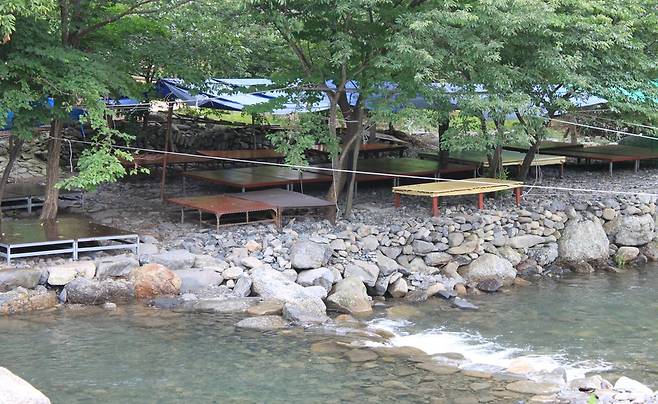 보령 성주산 심원계곡 평상과 물막이 [연합뉴스 자료사진]