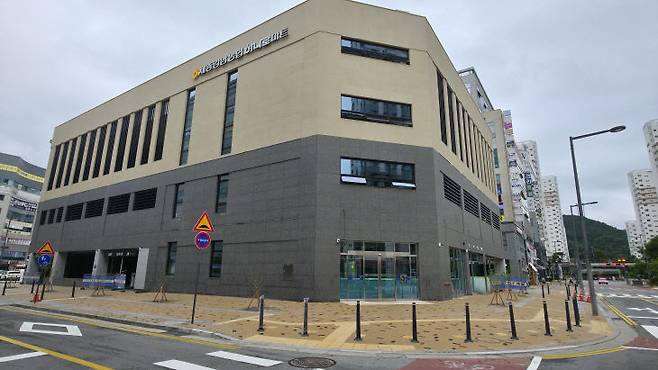 최근 문을 연 보람동 하나로마트 전경. 여기선 민생 회복 소비쿠폰 사용이 불가능하다. 사진=이희택 기자.