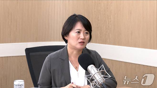박지혜 더불어민주당 의원이 26일 뉴스1TV '팩트앤뷰'에 출연해 질문에 답하고 있다.