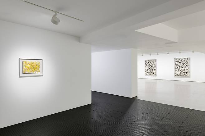 김민정 '원 애프터 디 아더'展 전시 전경 (갤러리현대 제공)