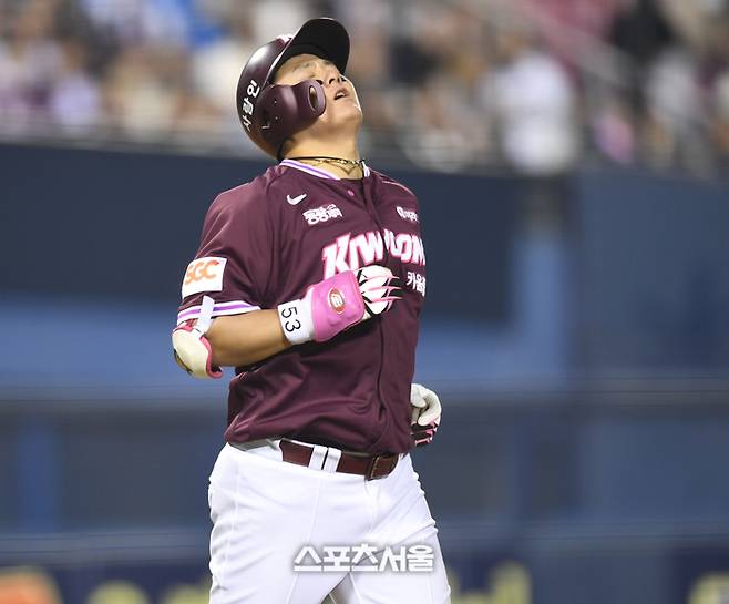 키움 최주환이 3일 서울 잠실구장에서 열린 2025 KBO 리그 두산과 경기 7회초 타구가 파울이 되자 아쉬워하고 있다. 잠실 | 최승섭 기자 thunder@sportsseoul.com