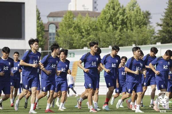 지난 6월 호주와의 친선경기를 앞두고 강원도 원주에서 진행된 국내 소집 훈련 당시 남자 U-22 대표팀. /사진=대한축구협회