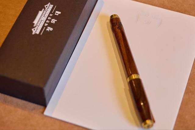 한미정상회담, 이재명 대통령의 선물 ‘펜’. 연합뉴스