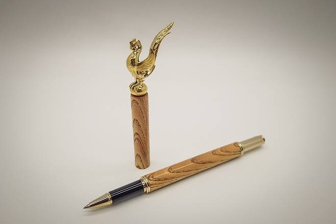 2019년 6월30일 도널드 트럼프 대통령이 청와대에 방문했을 때 사용한 제나일의 펜. 제나일 누리집 갈무리