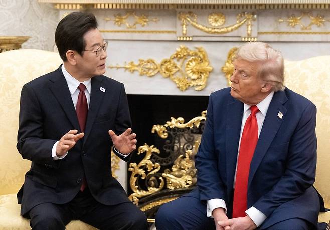 이재명 대통령과 도널드 트럼프 미국 대통령이 25일(현지시간) 미국 워싱턴DC 백악관에서 정상회담을 하고 있다. 사진=연합뉴스