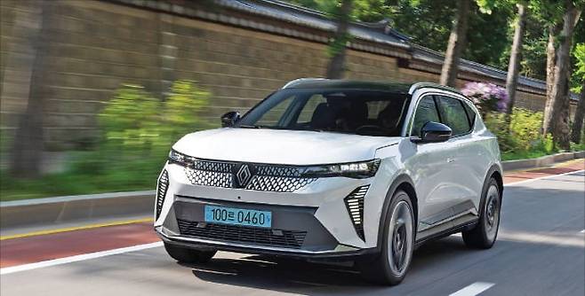 르노코리아가 국내에 첫선을 보인 순수 전기차 세닉 E-테크(Tech) 100% 일렉트릭. /르노코리아 제공