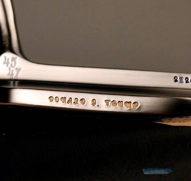 A golf putter engraved with U.S. President Donald Trump's name, given by Korean President Lee Jae Myung during their summit in Washington on Aug. 25. [PRESIDENTIAL OFFICE]