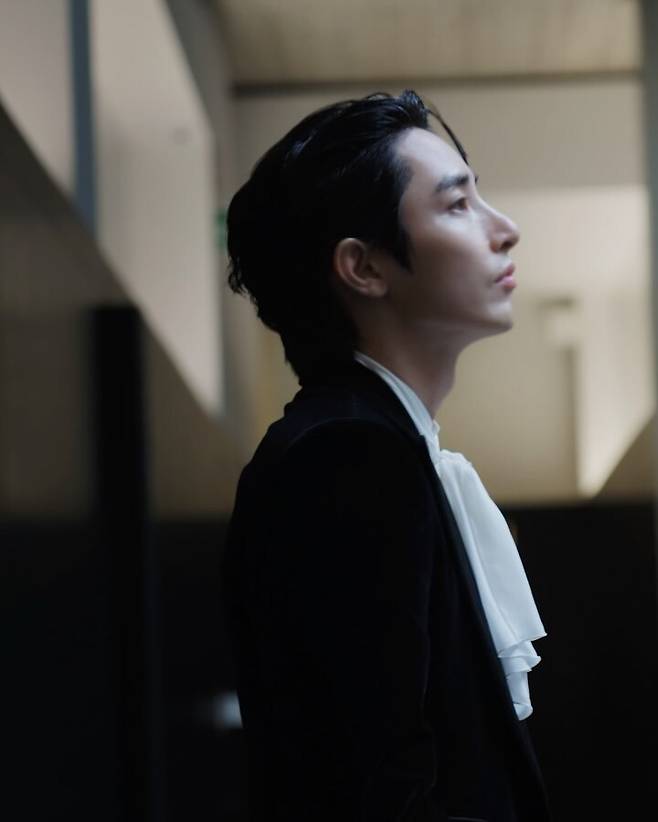 이수혁이 출연을 긍정적으로 검토하고 있다고 밝혔다. 이수혁 SNS 캡처
