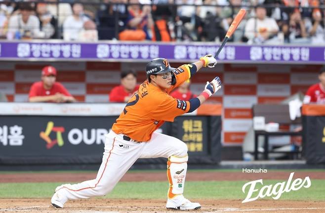 한화 이글스 채은성이 23일 대전 한화생명볼파크에서 열린 2025 KBO리그 정규시즌 SSG 랜더스와의 홈 경기에서 타격하고 있다. 한화 이글스 제공