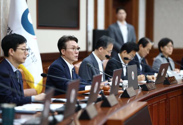 김민석 국무총리가 26일 서울 종로구 정부서울청사에서 열린 국무회의에서 발언하고 있다. 연합뉴스