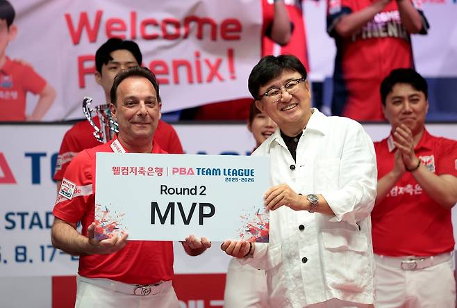 팀리그 2R MVP를 받은 다니엘 산체스  [PBA 제공. 재판매 및 DB 금지]