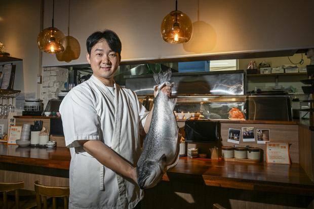 광주시 서구 농성동 ‘루키초밥’ 김향원 대표.