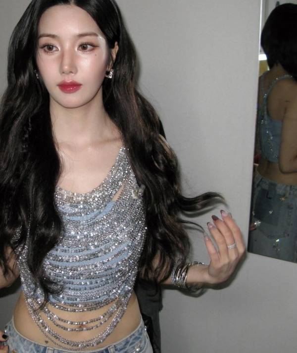 ⓒ권은비 SNS