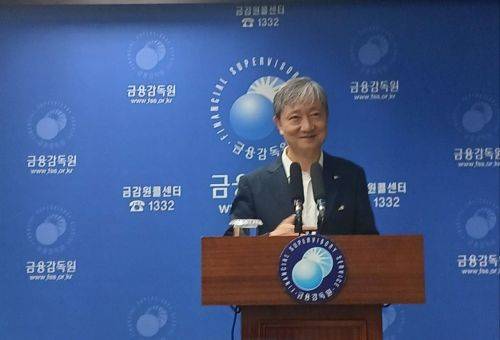이찬진 금융감독원장이 14일 서울 영등포구 여의도 본원에서 취임사를 한 뒤 기자간담회에서 발언하고 있다. 문채석 기자